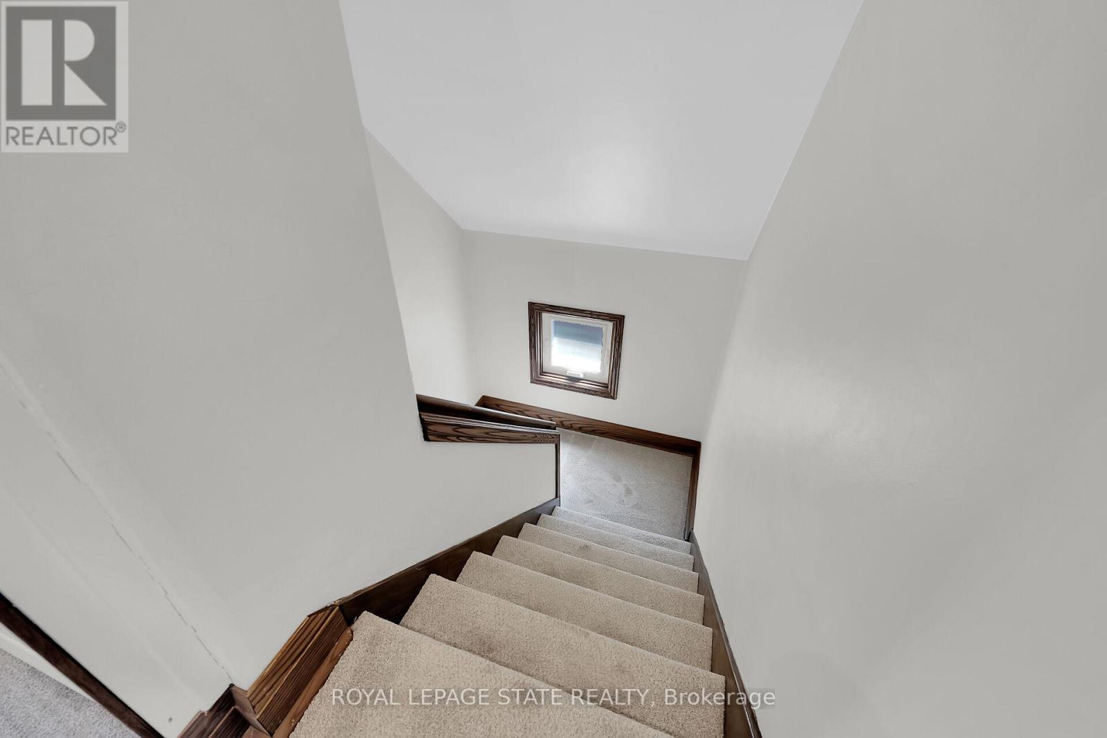 Single Family House for Sale in  ERIN AVENUE Hamilton (Rosedale) 