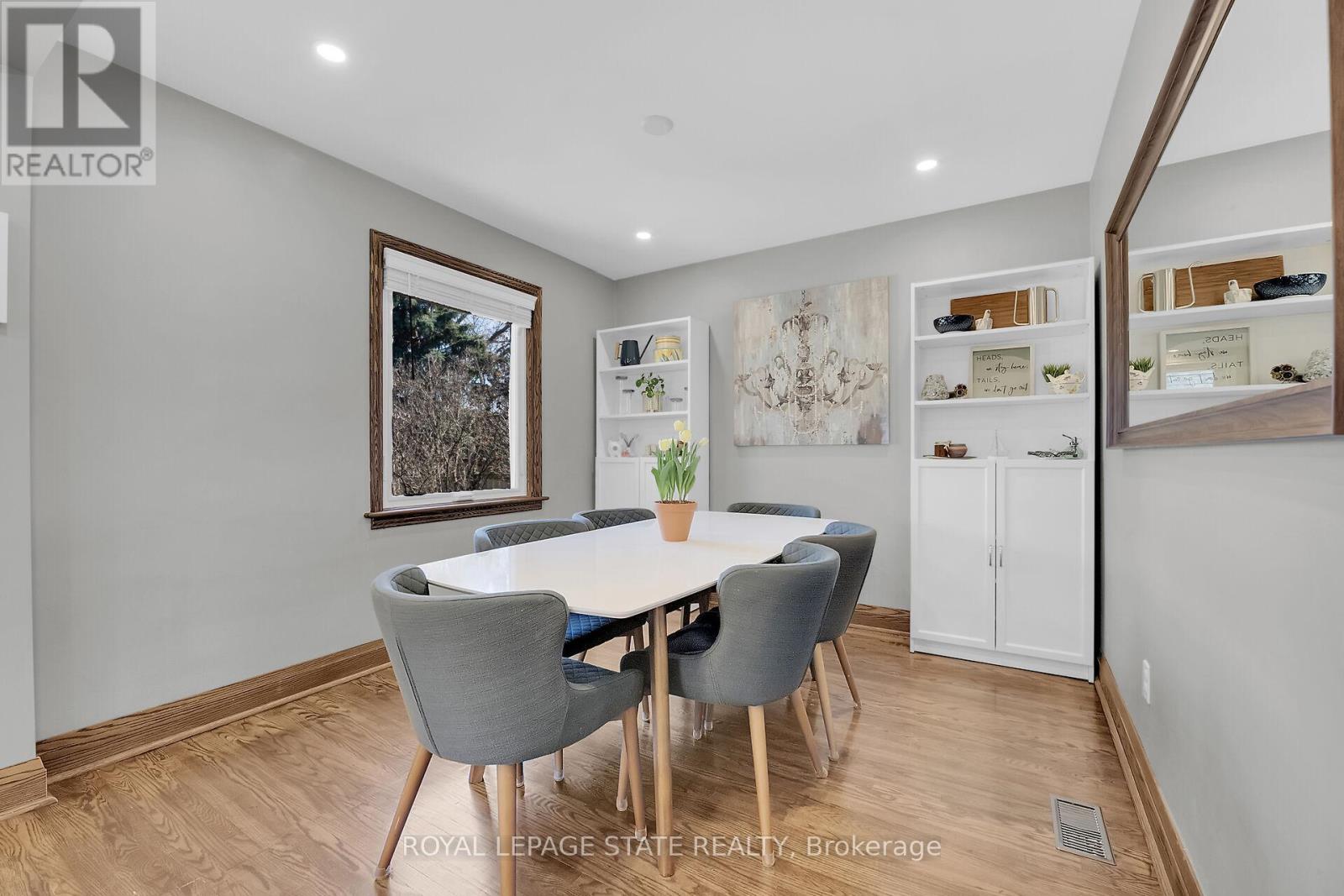 Single Family House for Sale in  ERIN AVENUE Hamilton (Rosedale) 
