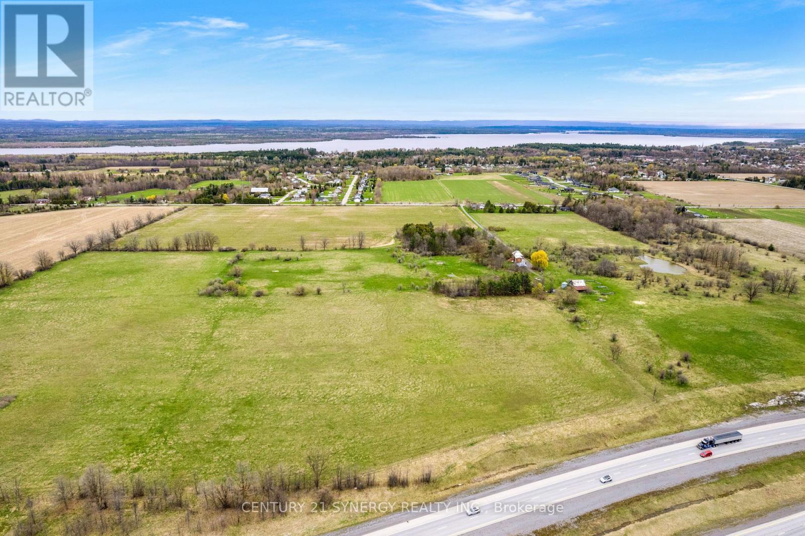 Photo 10 of 157 Duncan Drive, Mcnab Braeside ON