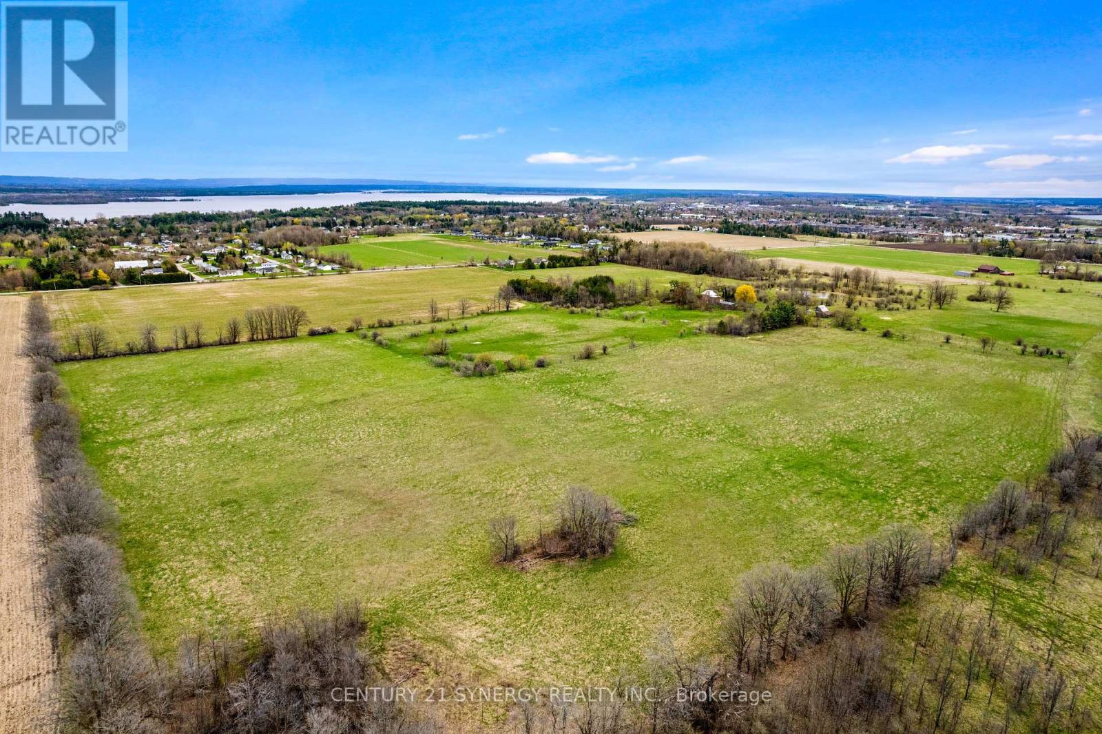 Photo 3 of 157 Duncan Drive, Mcnab Braeside ON