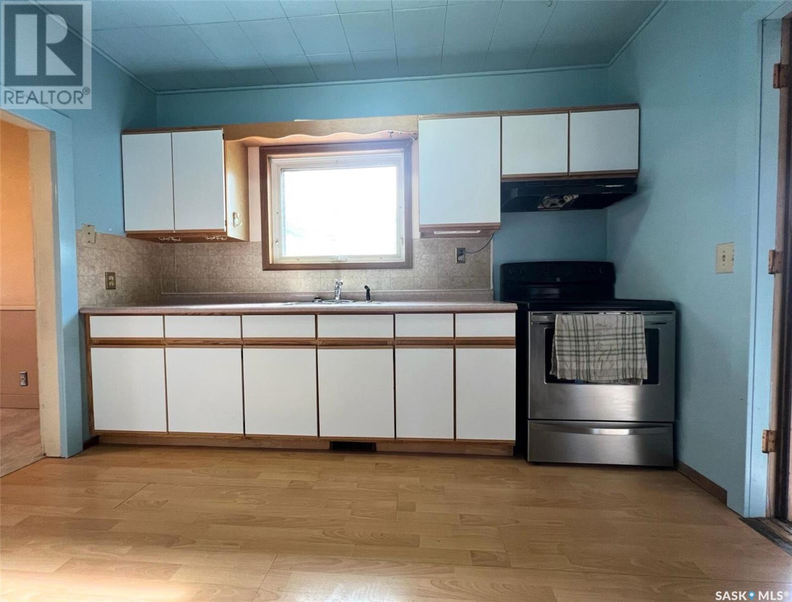 Photo 20 of 118 5th Avenue Se, Swift Current SK