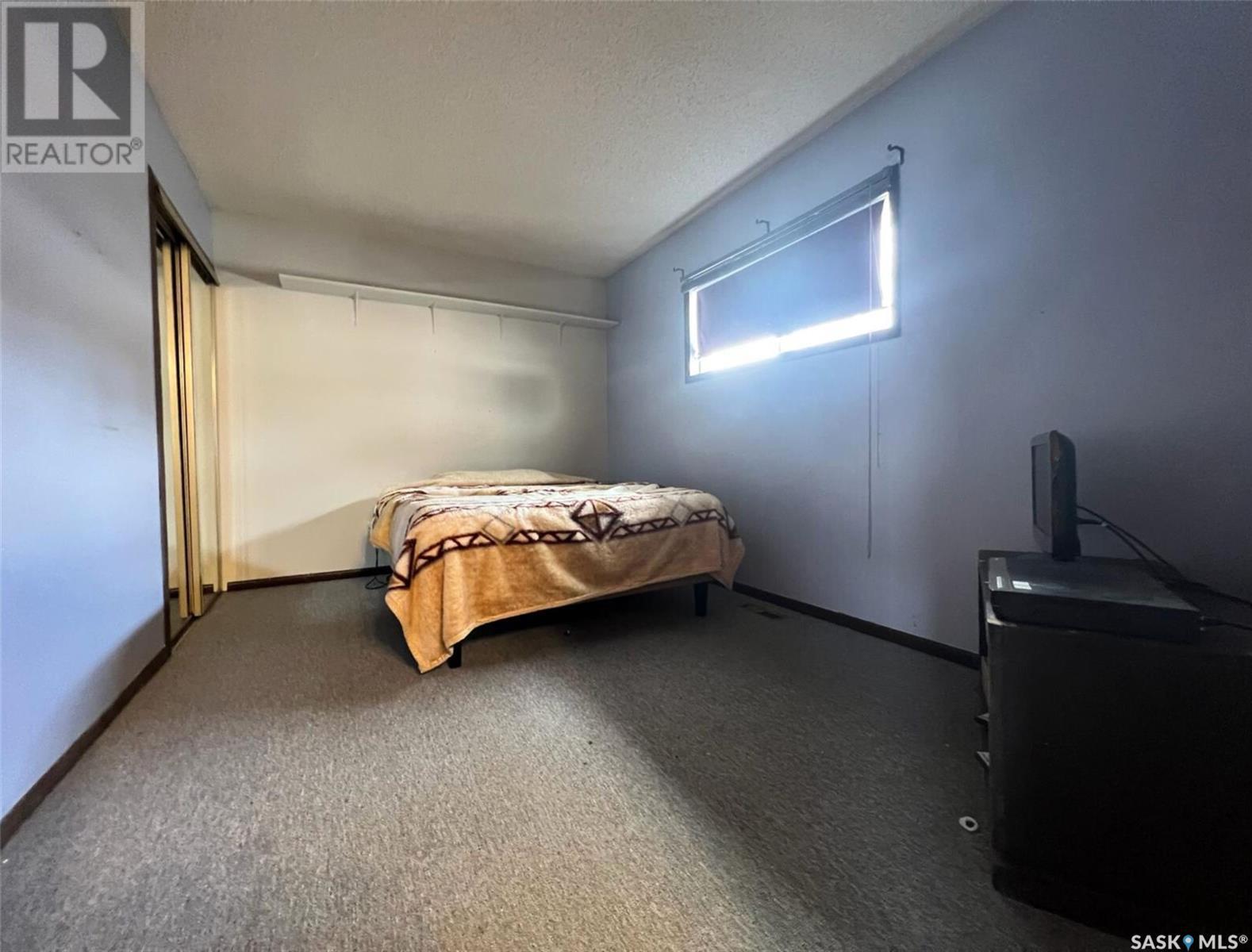 Photo 22 of 118 5th Avenue Se, Swift Current SK