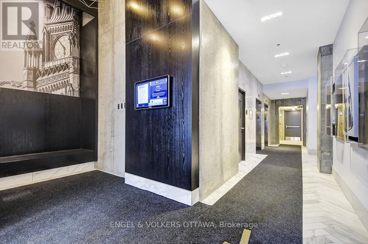 https://ddfcdn.realtor.ca/listing/TS638790206964930000/reb76/highres/0/x12051000_1.jpg