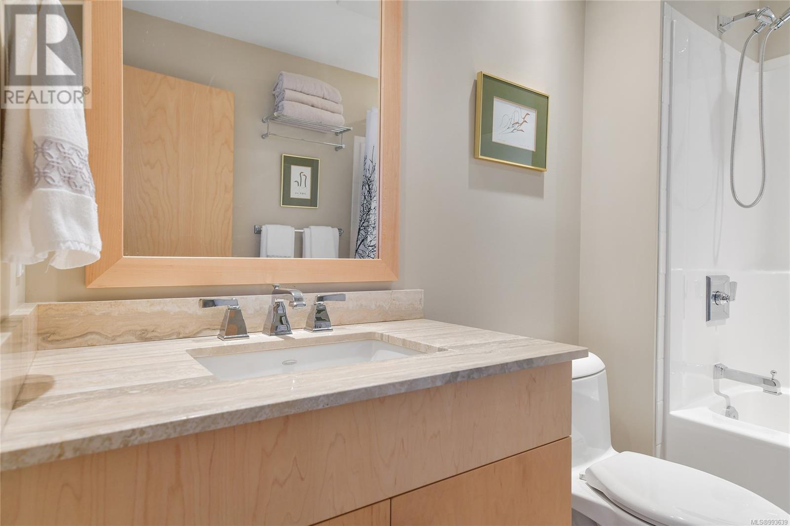 Photo 37 of 502 748 Sayward Hill Terr, Saanich BC