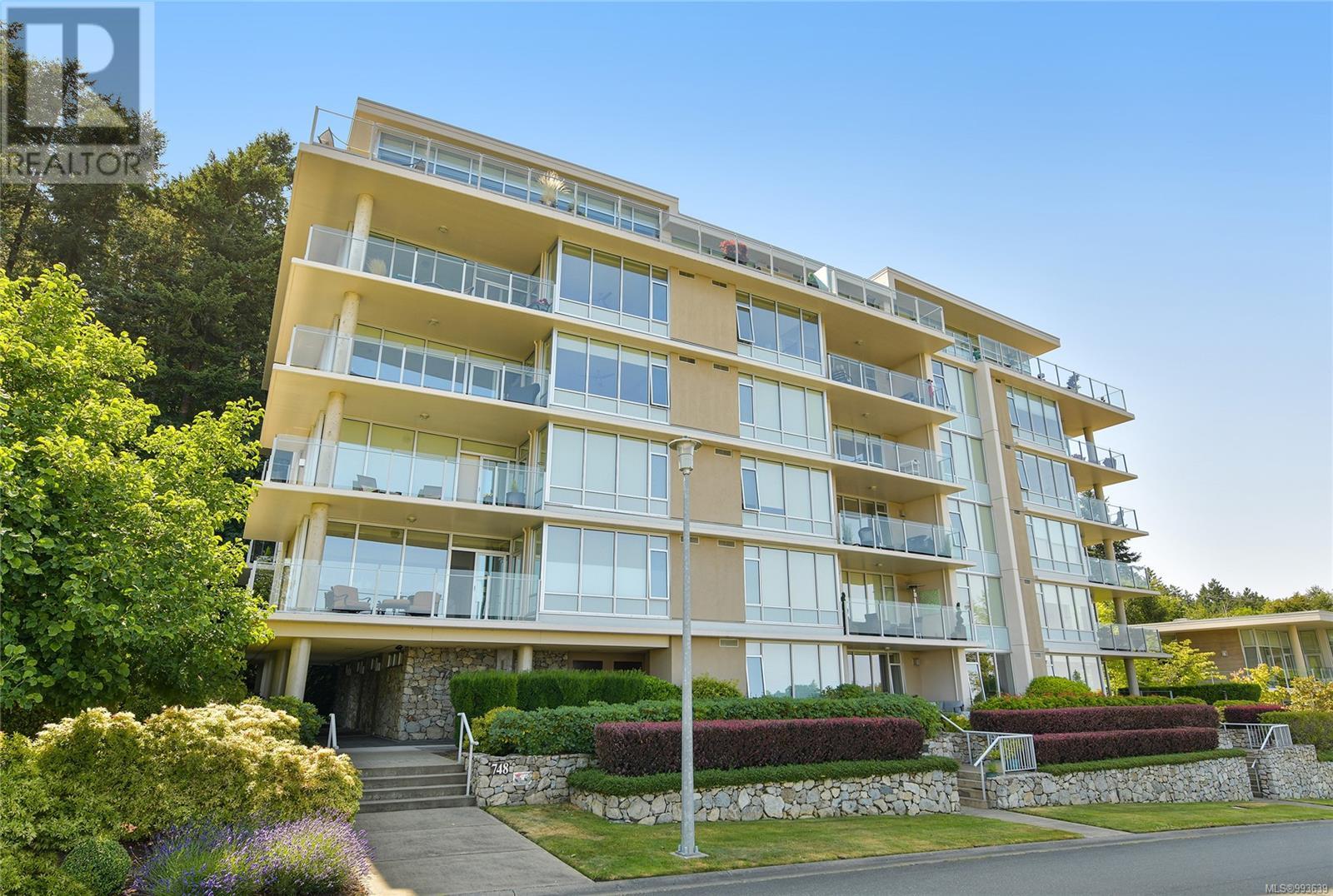 Photo 60 of 502 748 Sayward Hill Terr, Saanich BC
