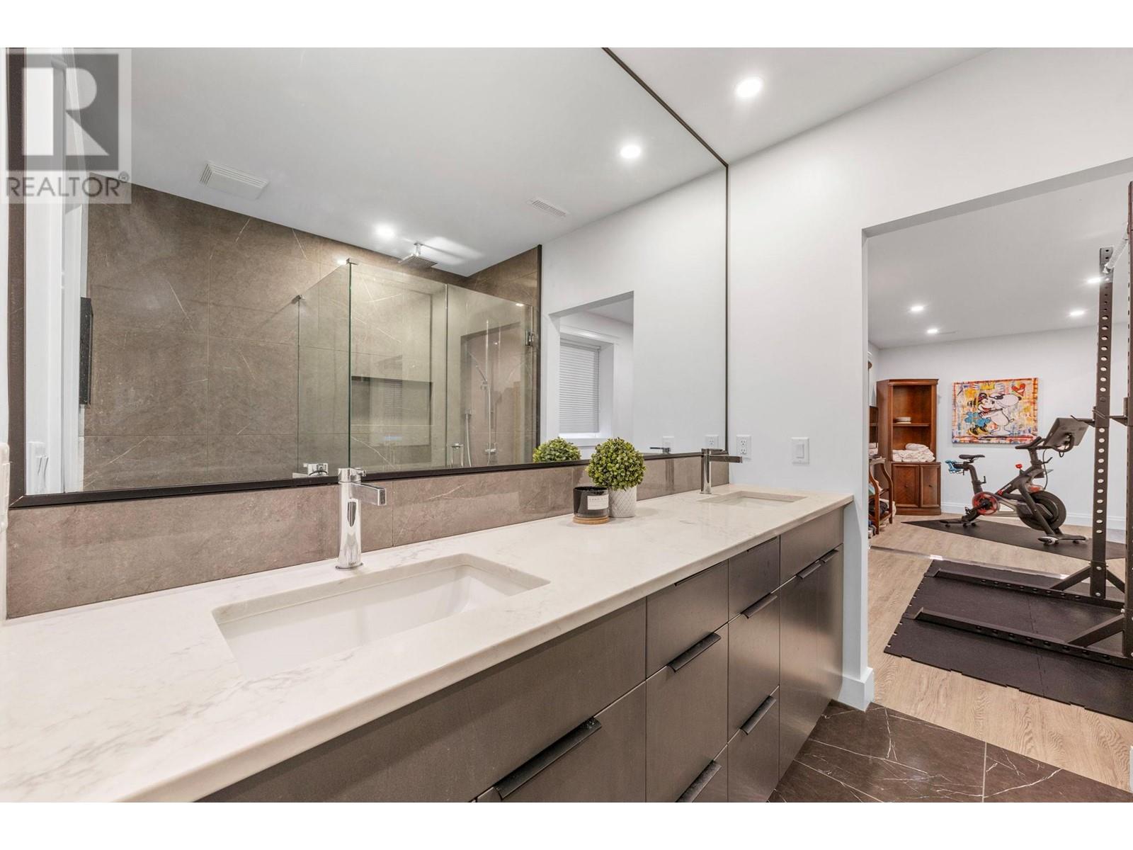  2584 Lucinde Road, West Kelowna