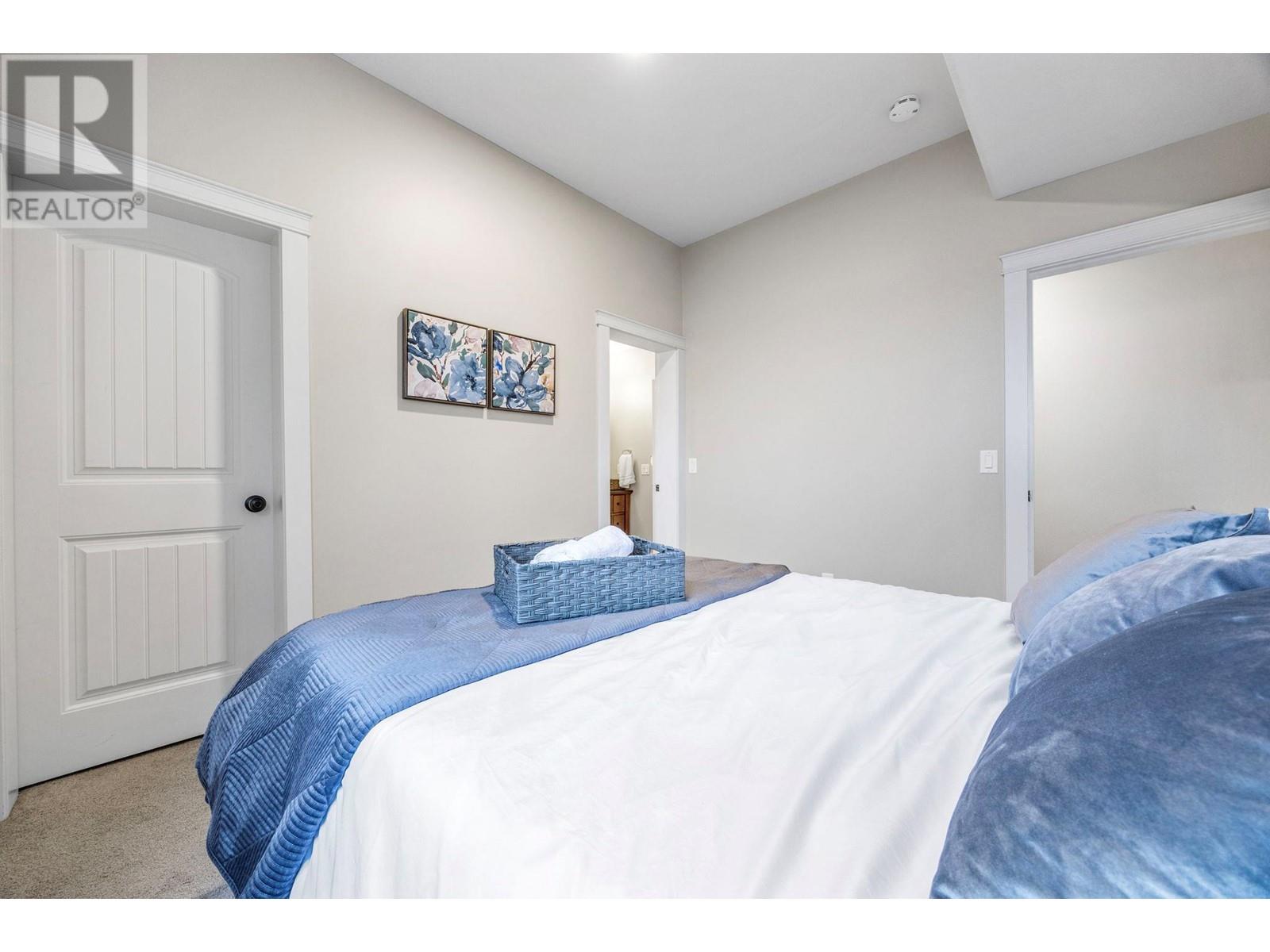  2584 Lucinde Road, West Kelowna