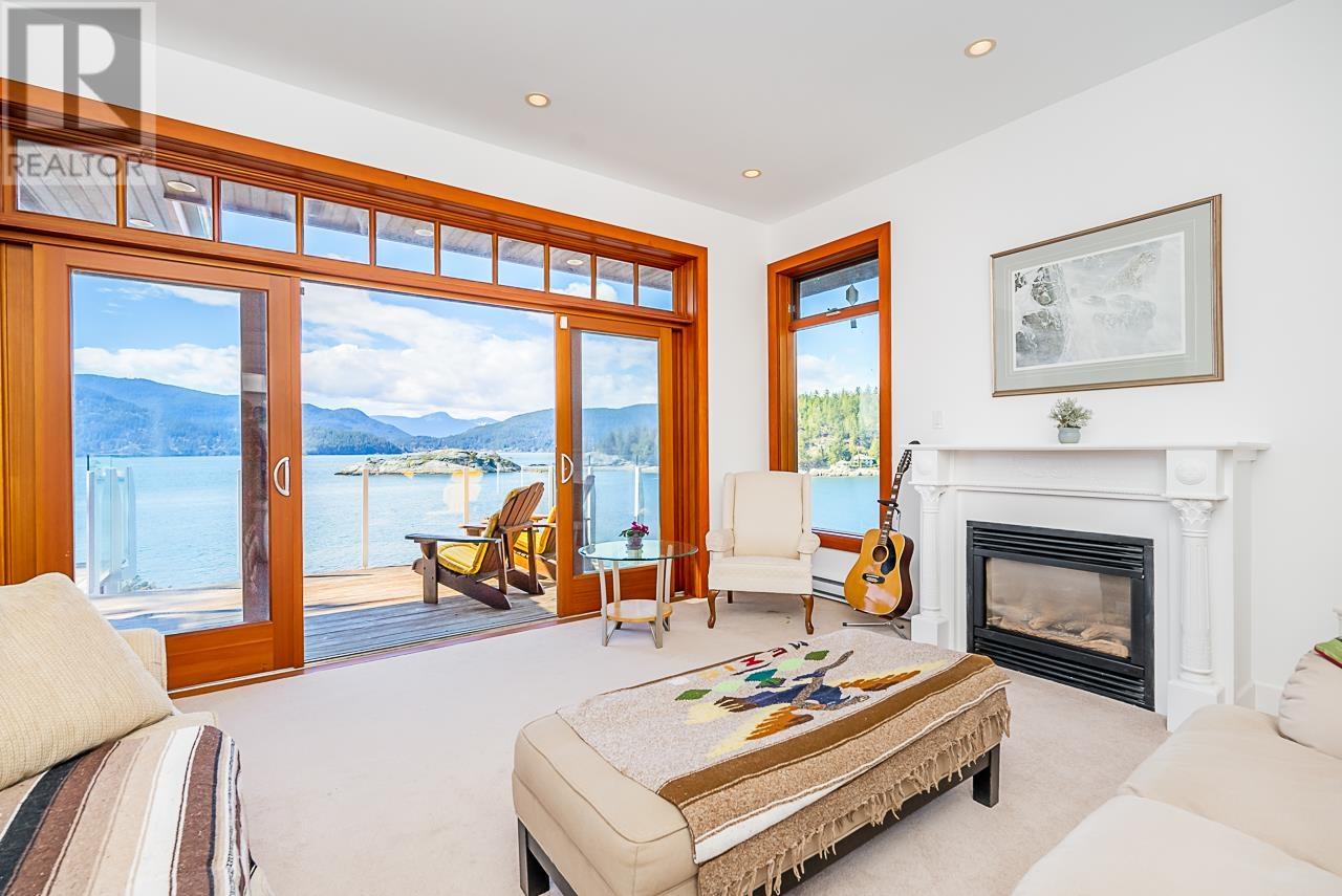 6275 TAYLOR DRIVE, West Vancouver