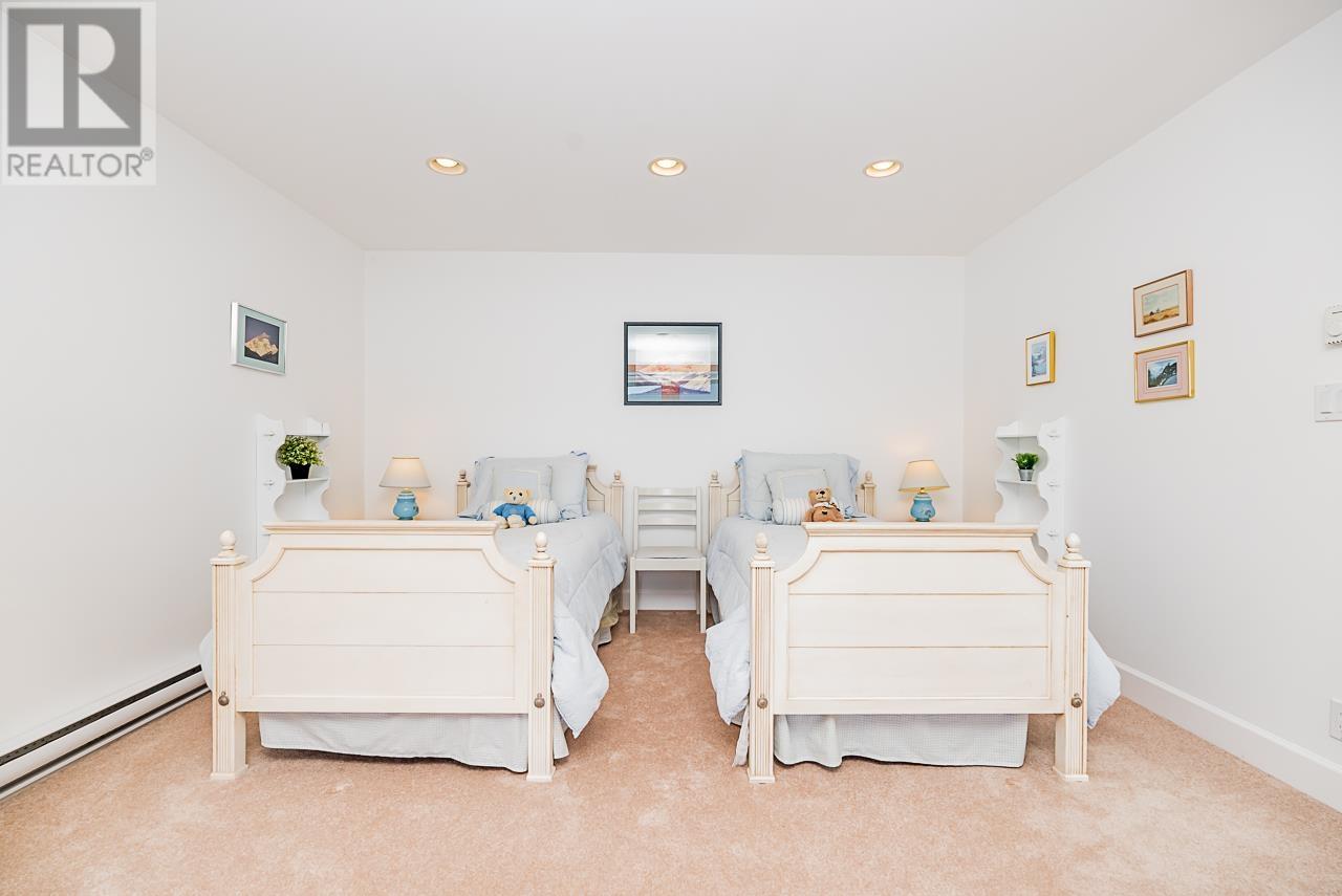 6275 TAYLOR DRIVE, West Vancouver