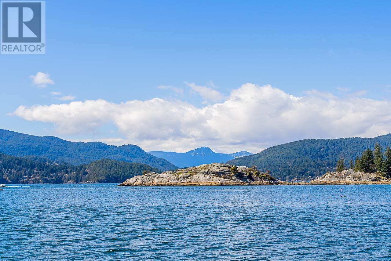 6275 TAYLOR DRIVE, West Vancouver