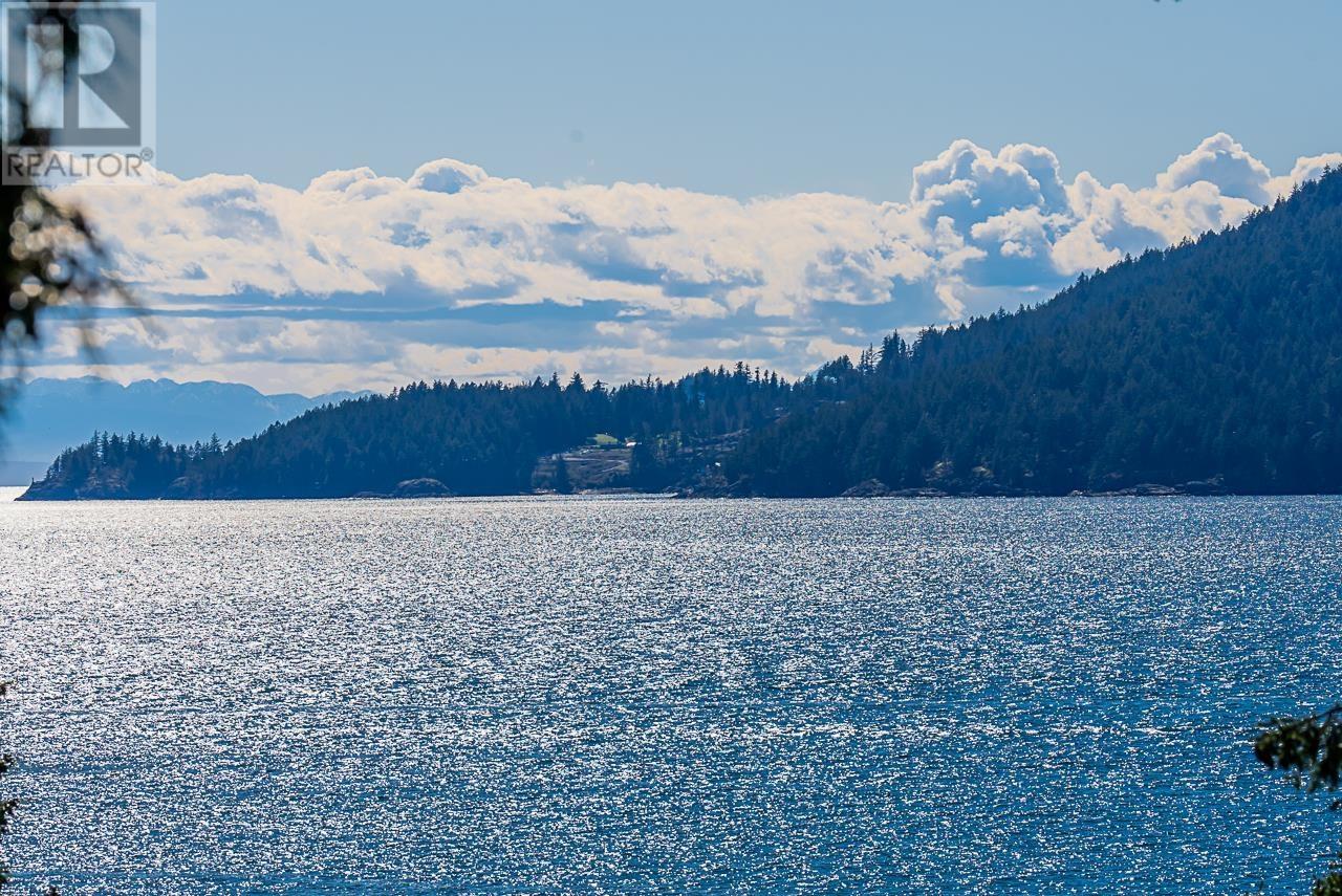 6275 TAYLOR DRIVE, West Vancouver