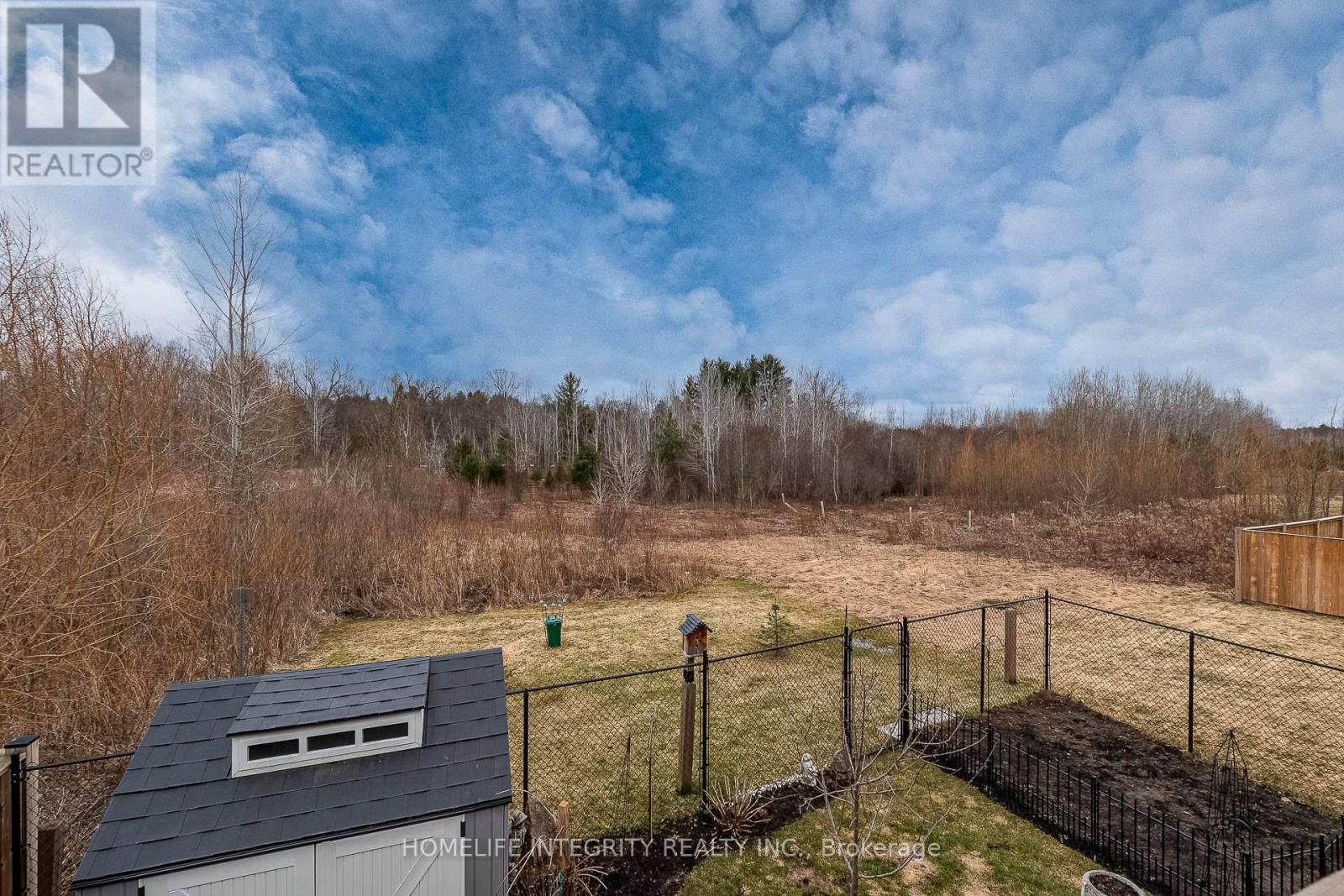 Photo 31 of 171 Gold Park Gate, Essa ON