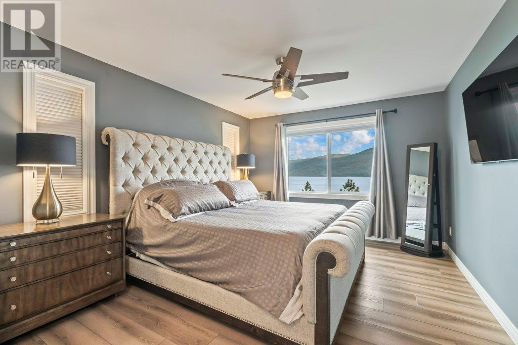 3949 Desert Pines Avenue, Peachland