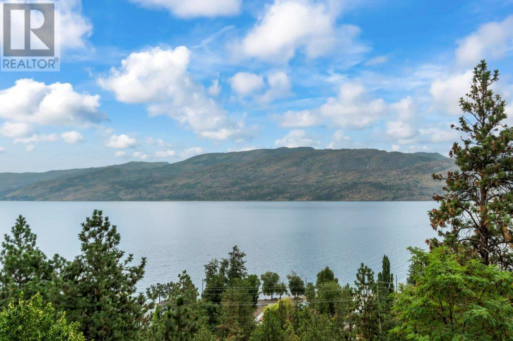  3949 Desert Pines Avenue, Peachland