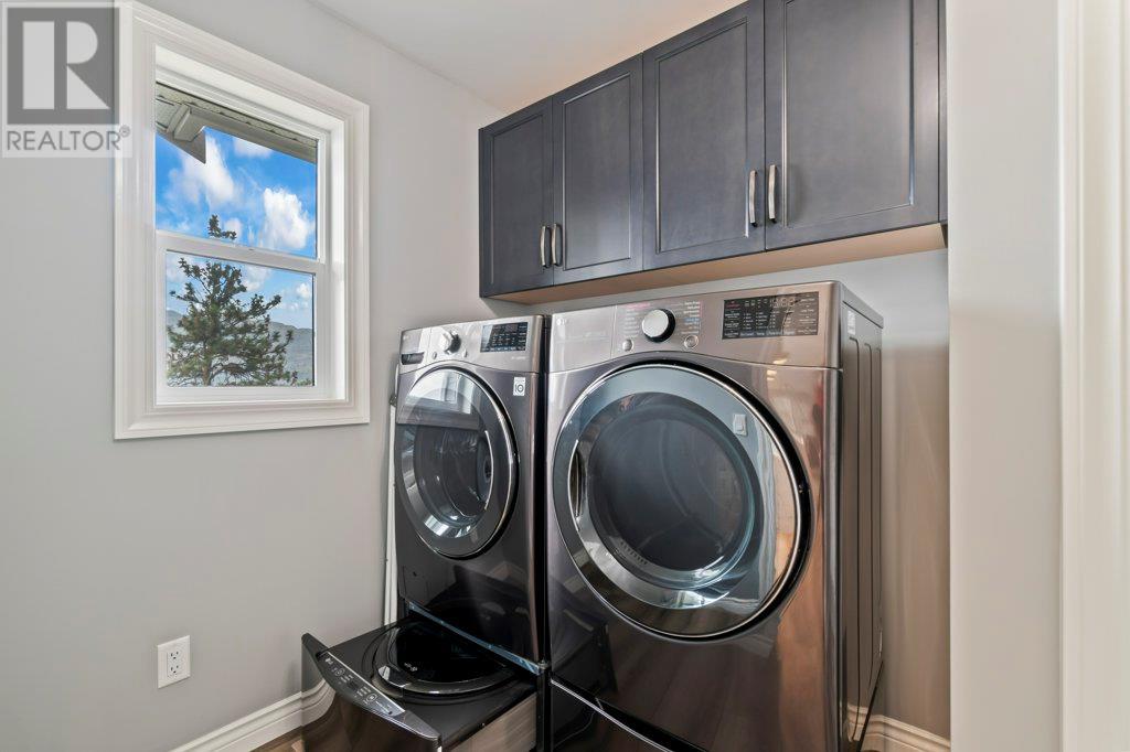  3949 Desert Pines Avenue, Peachland