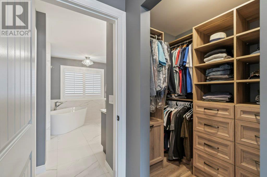  3949 Desert Pines Avenue, Peachland