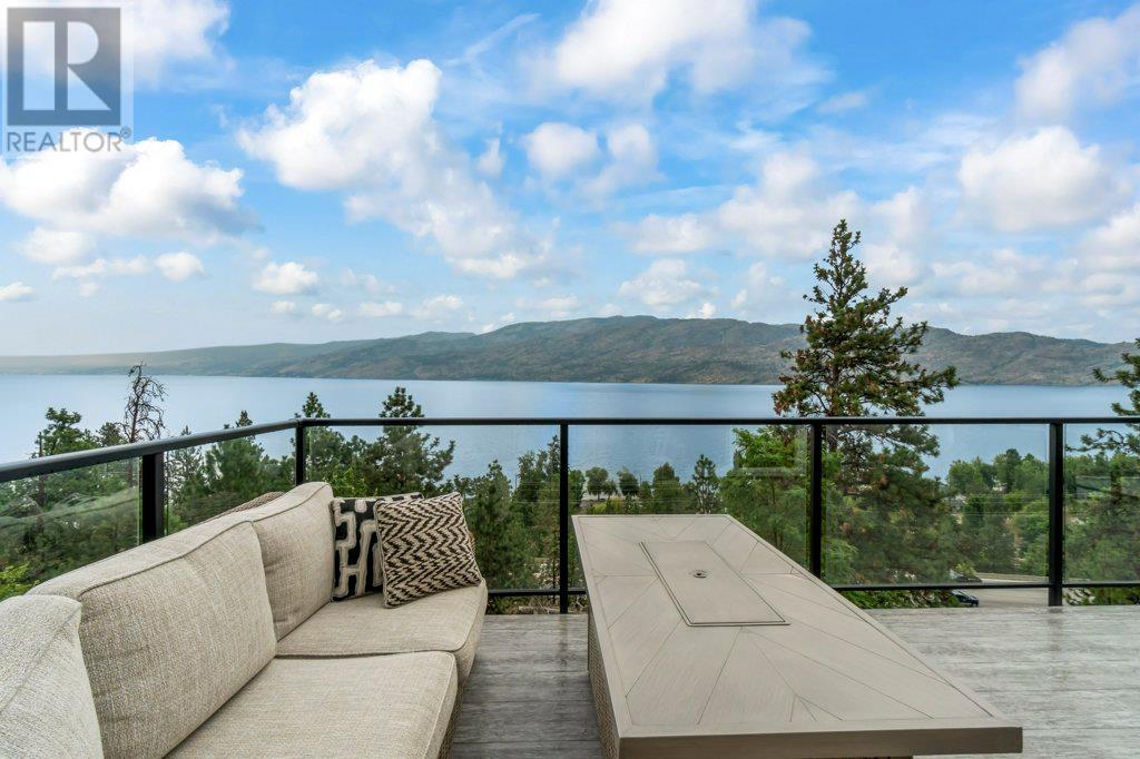  3949 Desert Pines Avenue, Peachland