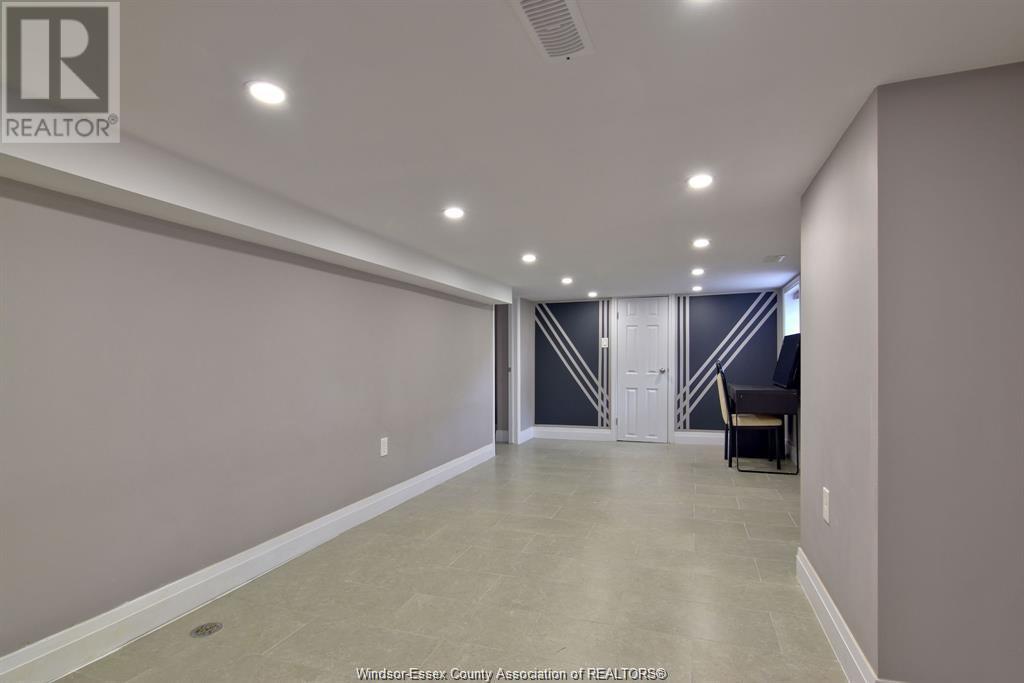 Photo 19 of 1391 Janette, Windsor ON