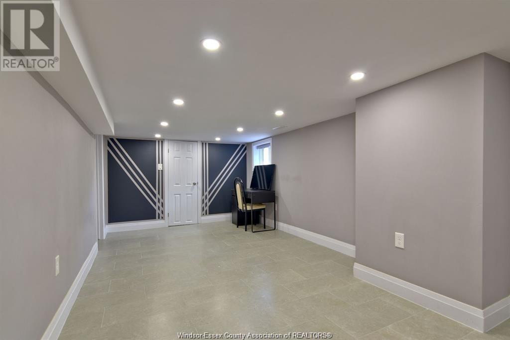 Photo 20 of 1391 Janette, Windsor ON