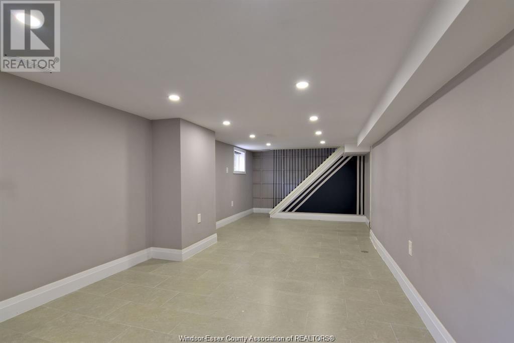 Photo 21 of 1391 Janette, Windsor ON