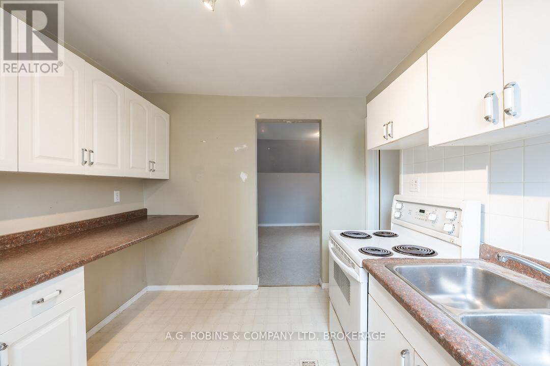 Photo 30 of 284 Brock Street, Peterborough Central ON