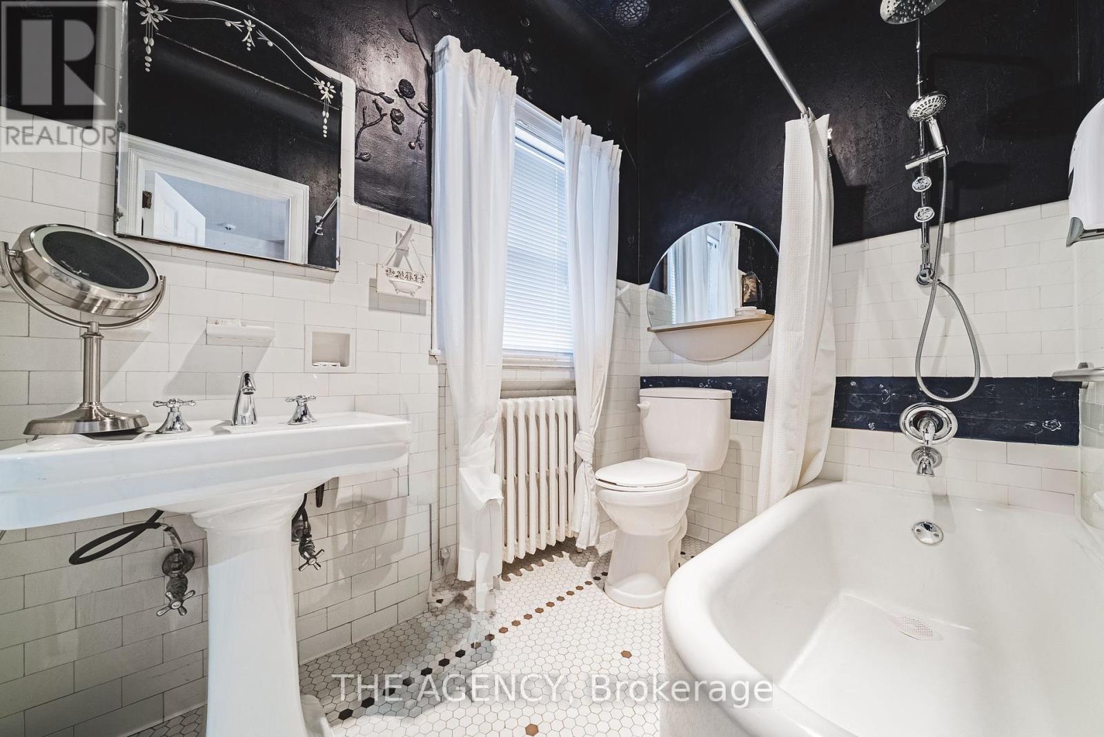 Photo 12 of 150 Prospect Street, Norfolk ON