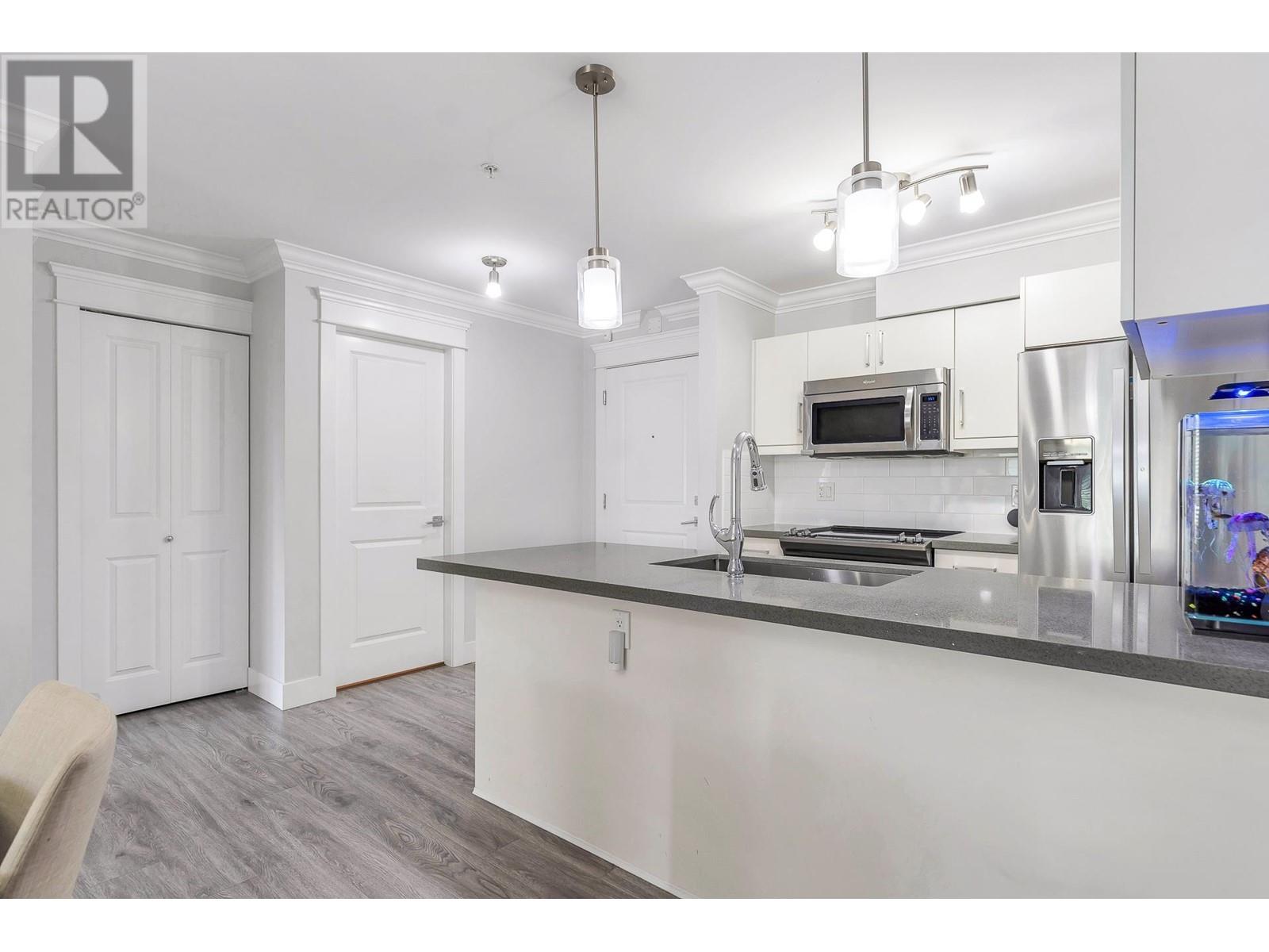 207 2268 SHAUGHNESSY STREET, Port Coquitlam real estate listing R2983517