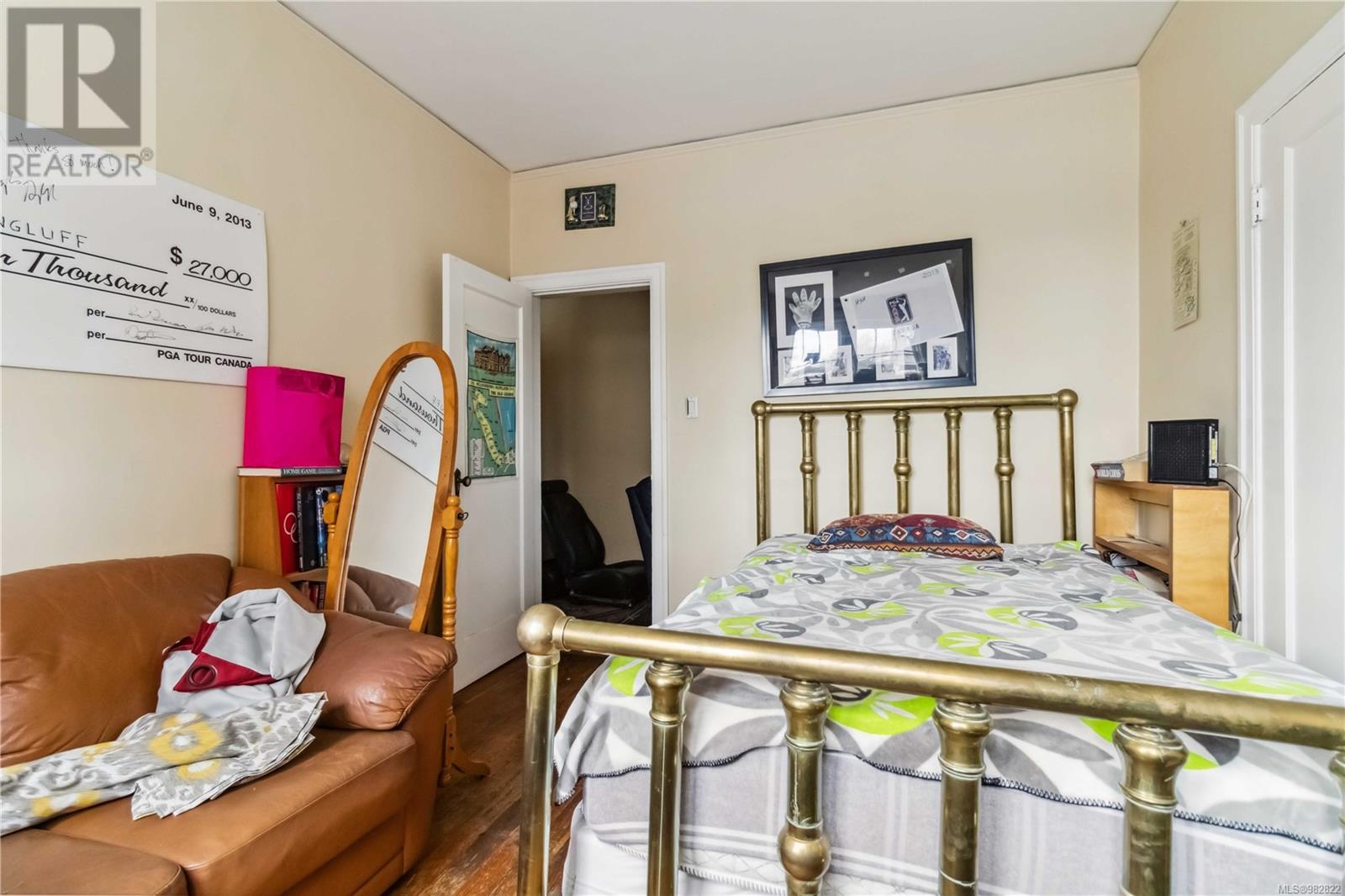 Photo 11 of 1612 Quadra St, Victoria BC