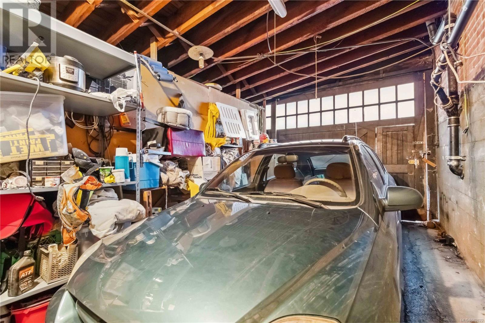 1612 Quadra St - 25