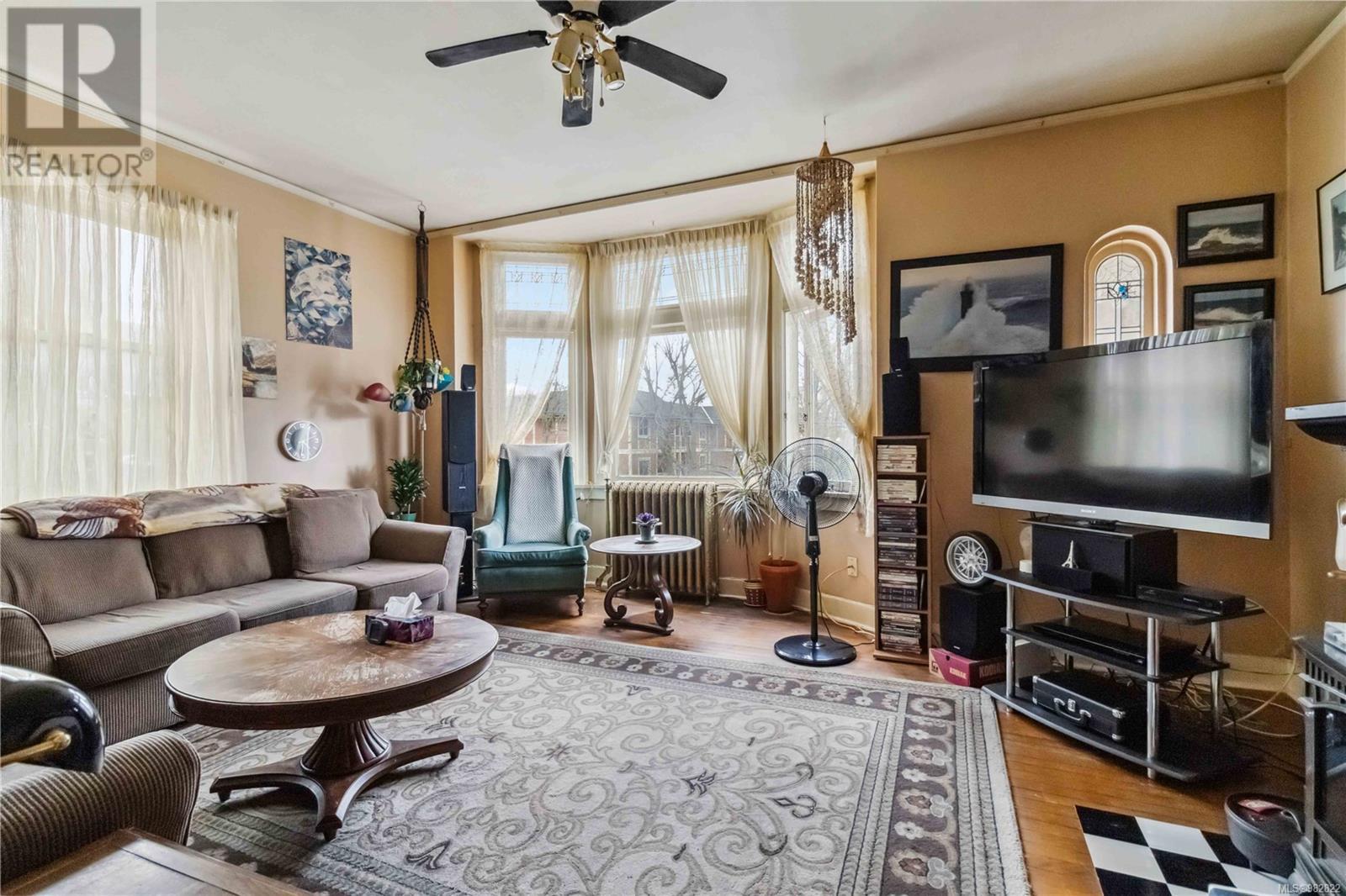 Photo 14 of 1612 Quadra St, Victoria BC