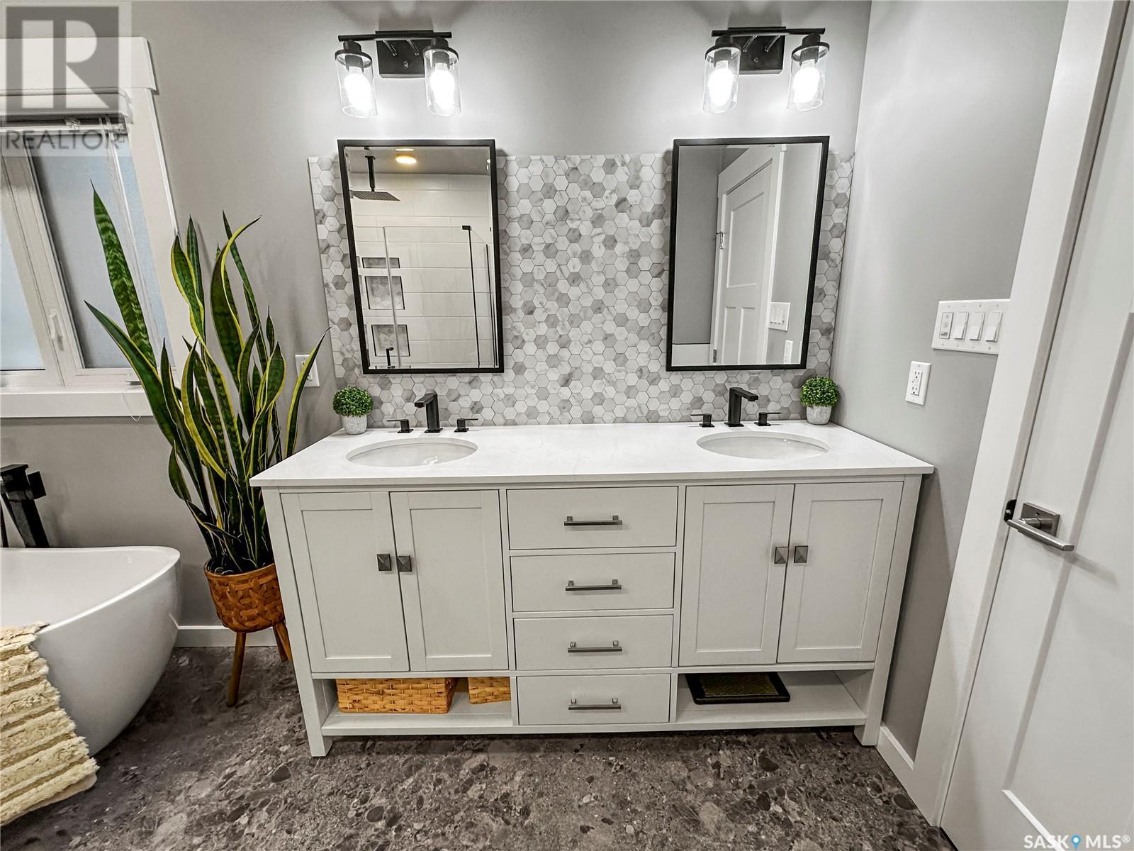 Photo 23 of 300 Mcelheran Drive, Swift Current Rm No 137 SK