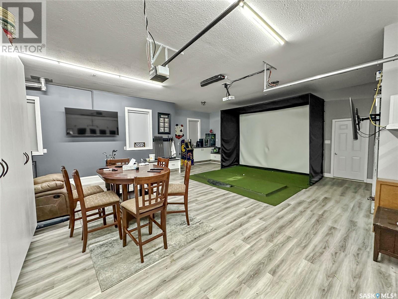Photo 33 of 300 Mcelheran Drive, Swift Current Rm No 137 SK