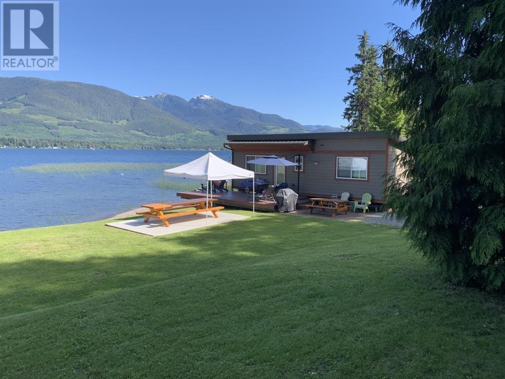 1440 WESTSIDE Road, Terrace