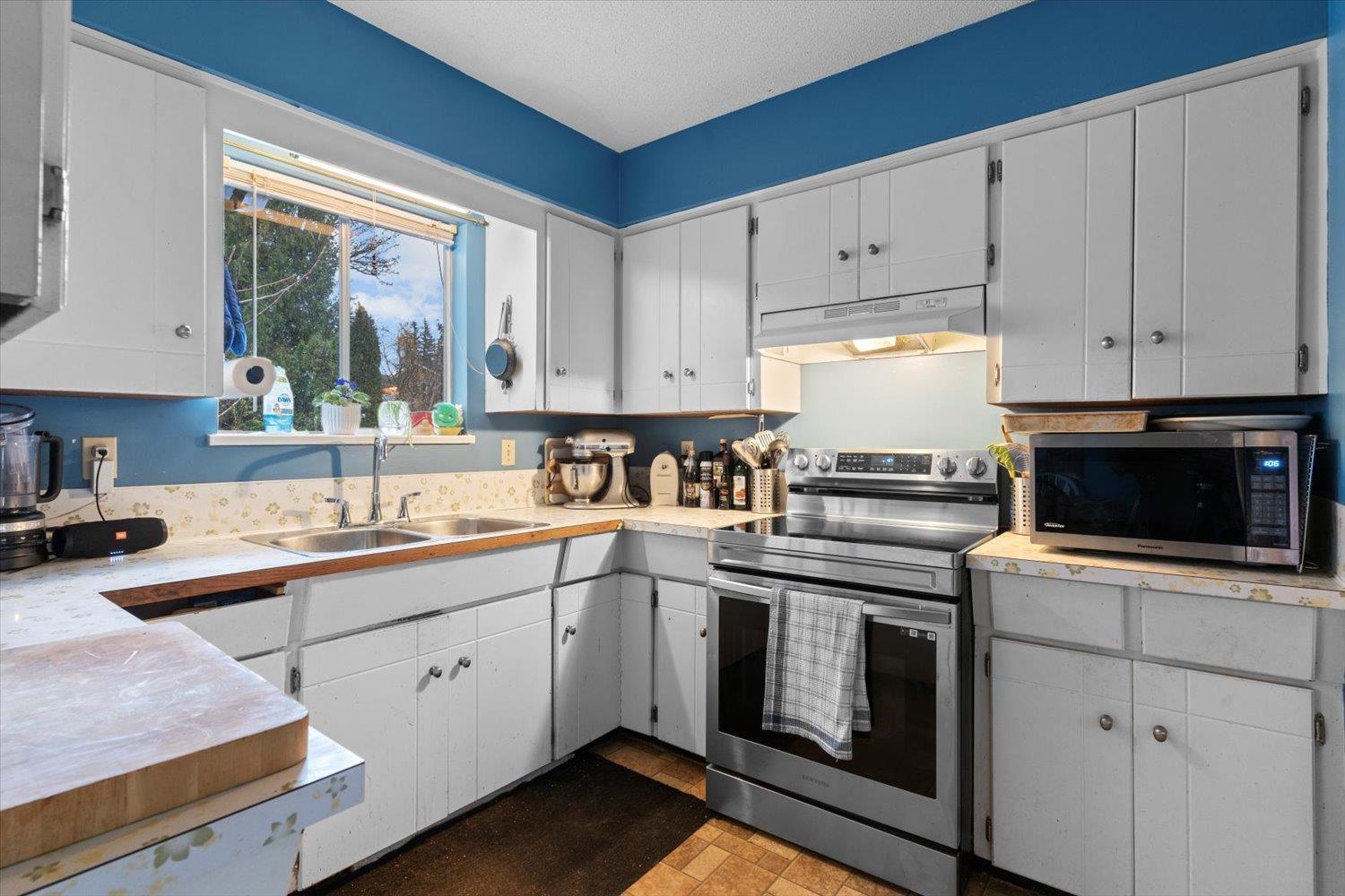 2550 CAMPBELL AVENUE, Abbotsford real estate listing R2947999