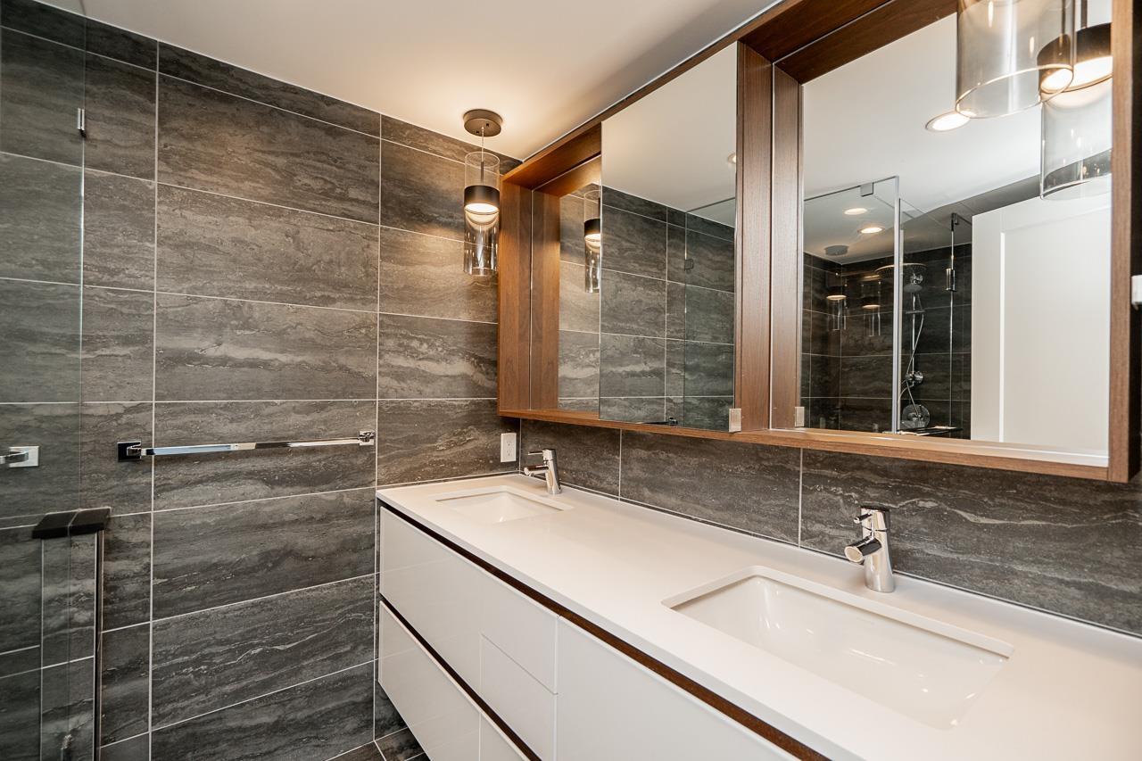 518 1526 FINLAY STREET, White Rock real estate listing R2983878