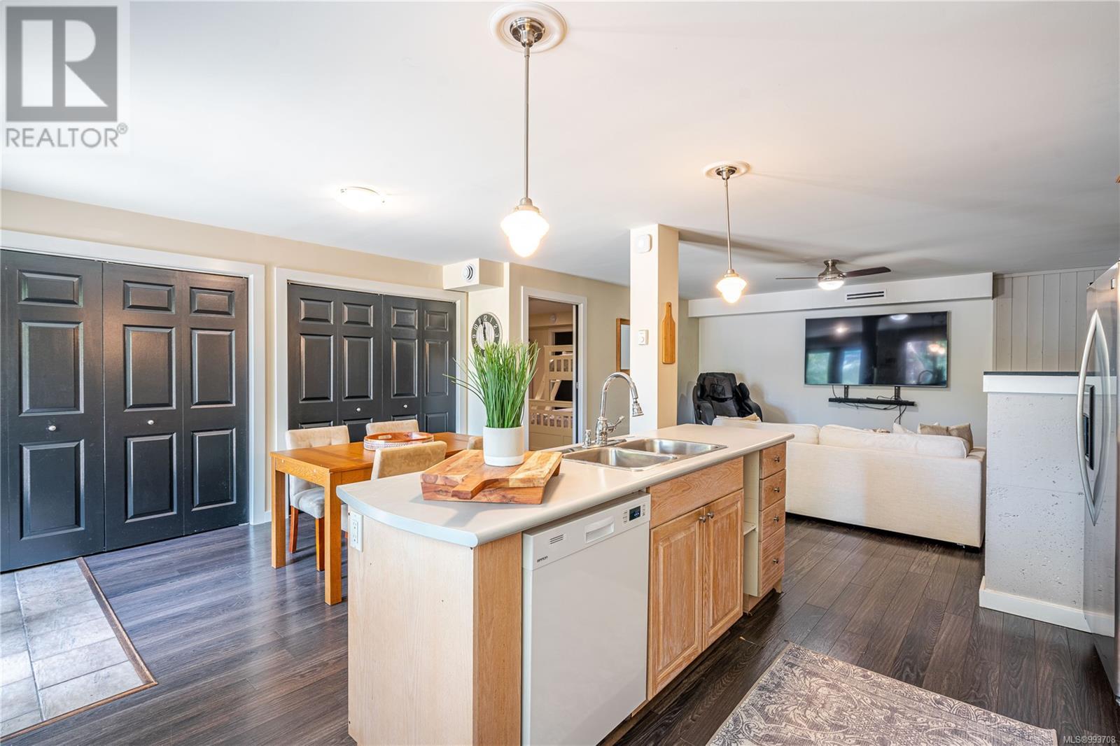 Photo 33 of 2880 Leigh Rd, Langford BC