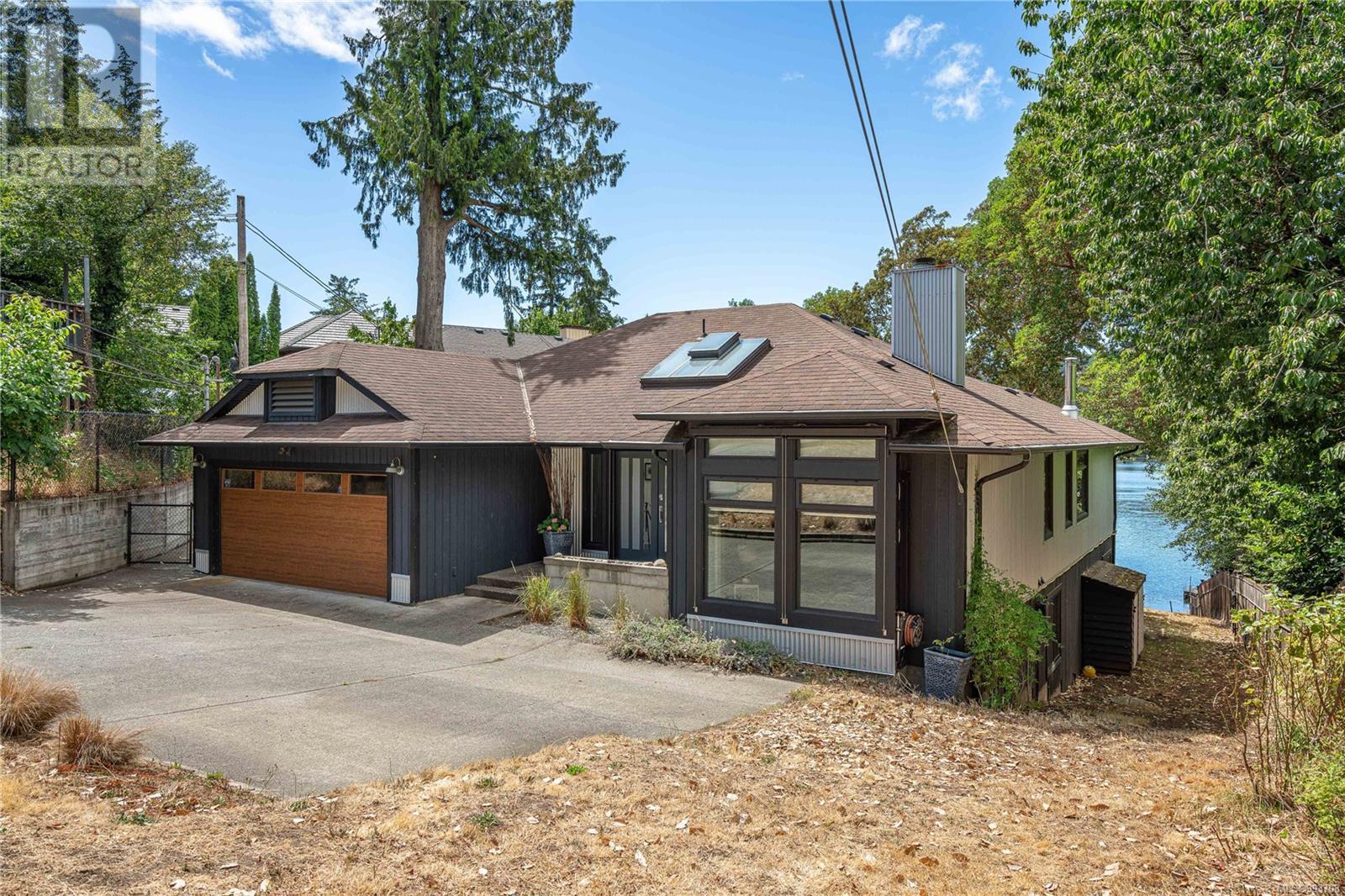 Photo 4 of 2880 Leigh Rd, Langford BC