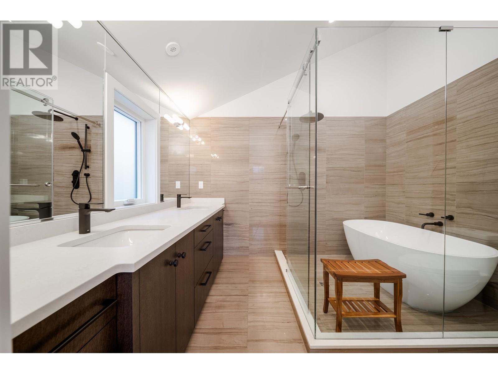1138 E 26TH AVENUE, Vancouver real estate listing R2983951
