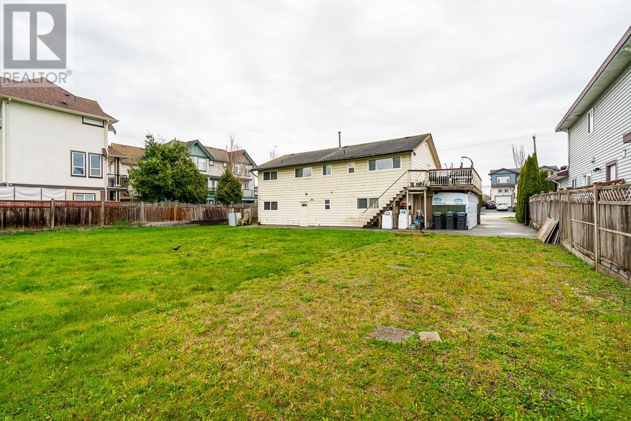 1247 EWEN AVENUE, New Westminster
