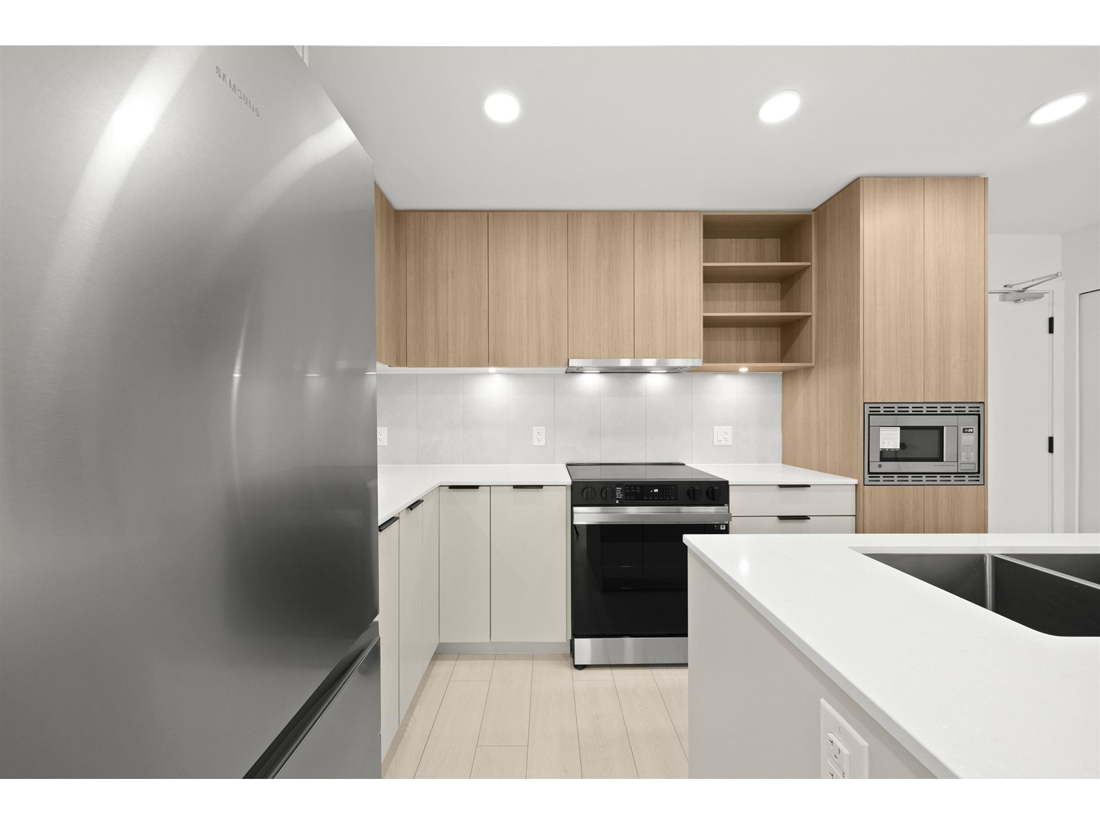 TH7 9456 134 STREET, Surrey