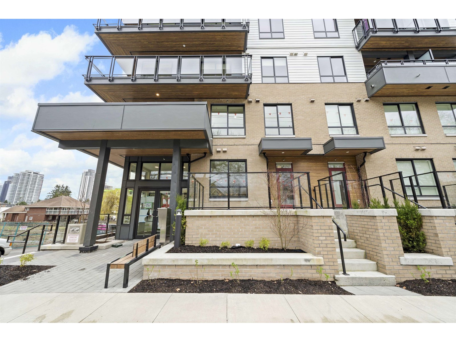 TH7 9456 134 STREET, Surrey