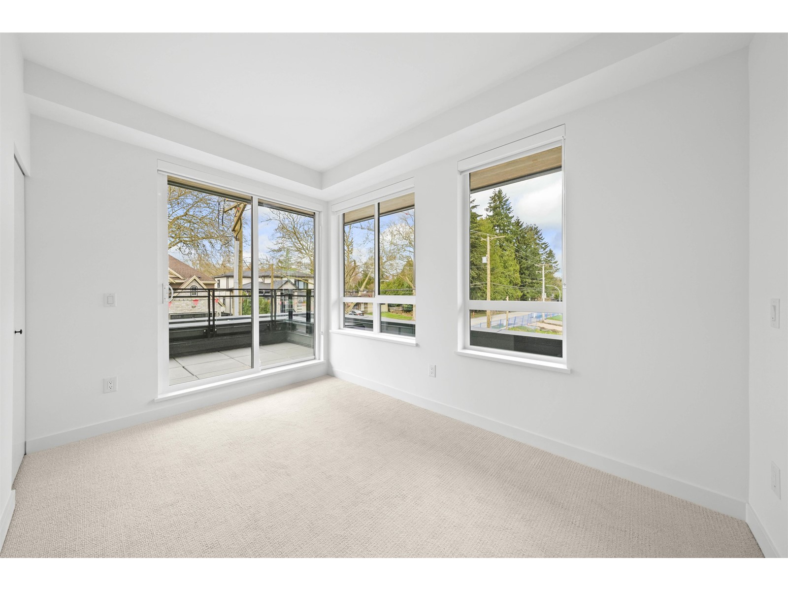 TH7 9456 134 STREET, Surrey