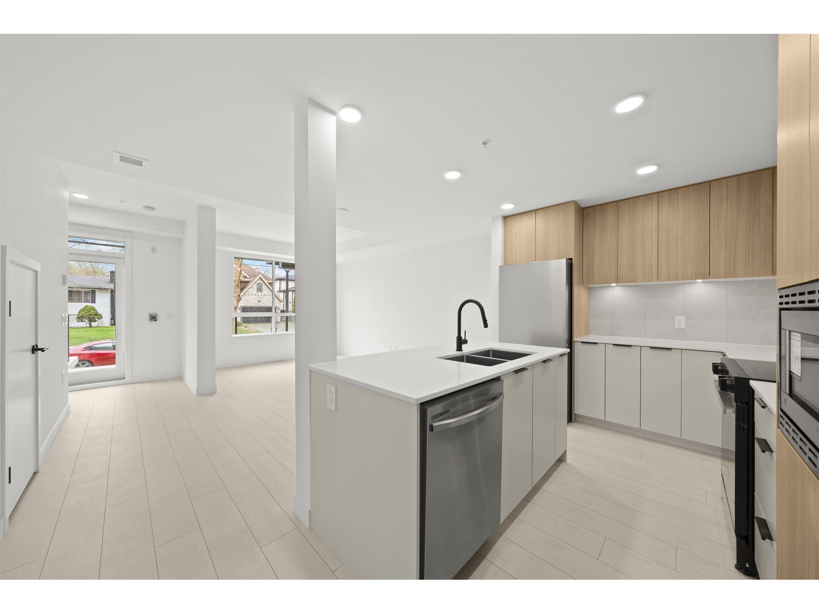 TH7 9456 134 STREET, Surrey