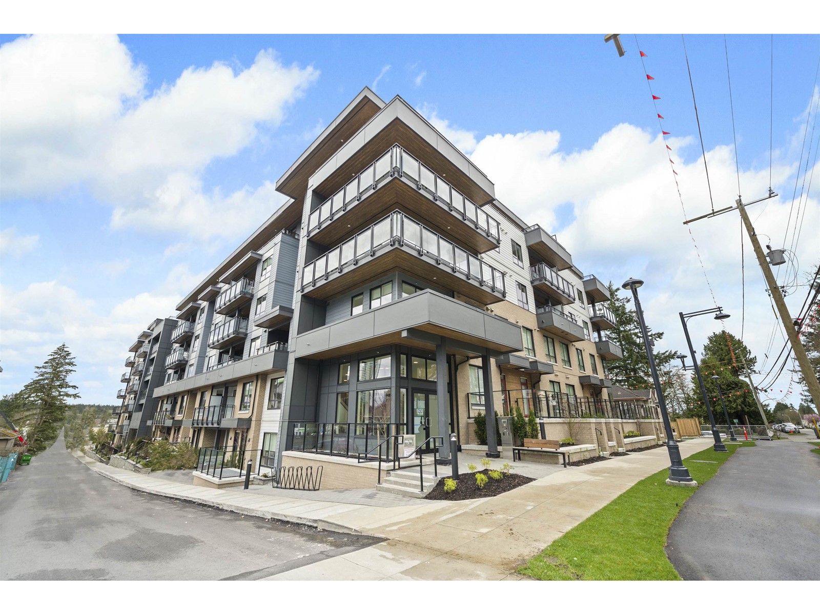 TH7 9456 134 STREET, Surrey