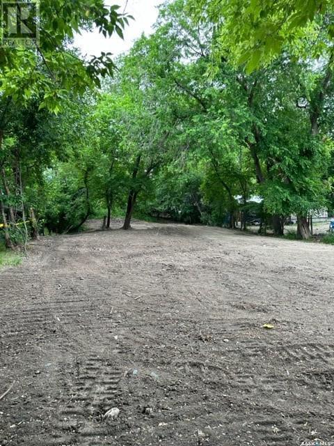 Photo 4 of 229 Second Street E, Regina Beach SK