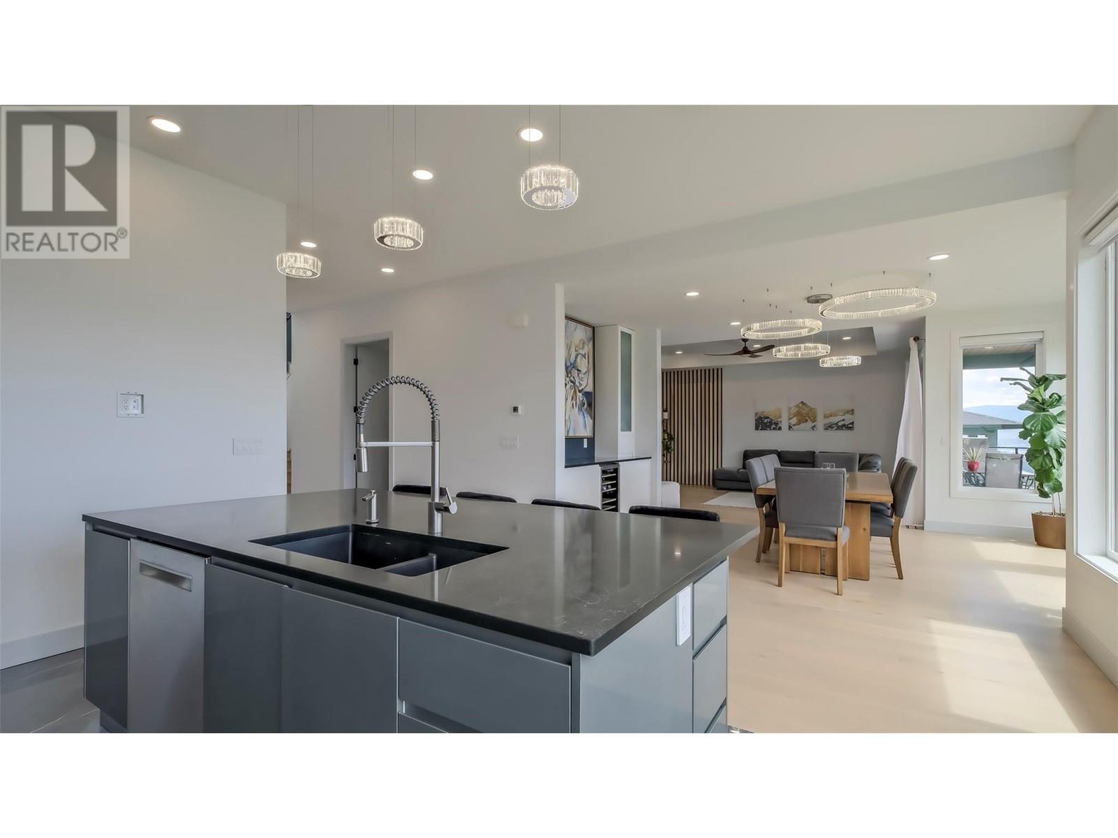  2863 Copper Ridge Drive, West Kelowna