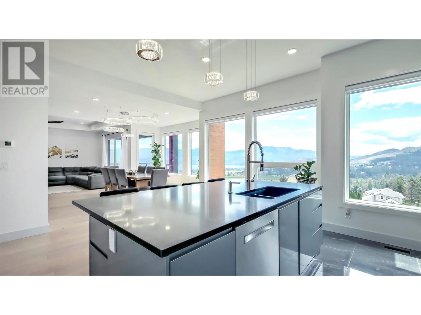  2863 Copper Ridge Drive, West Kelowna