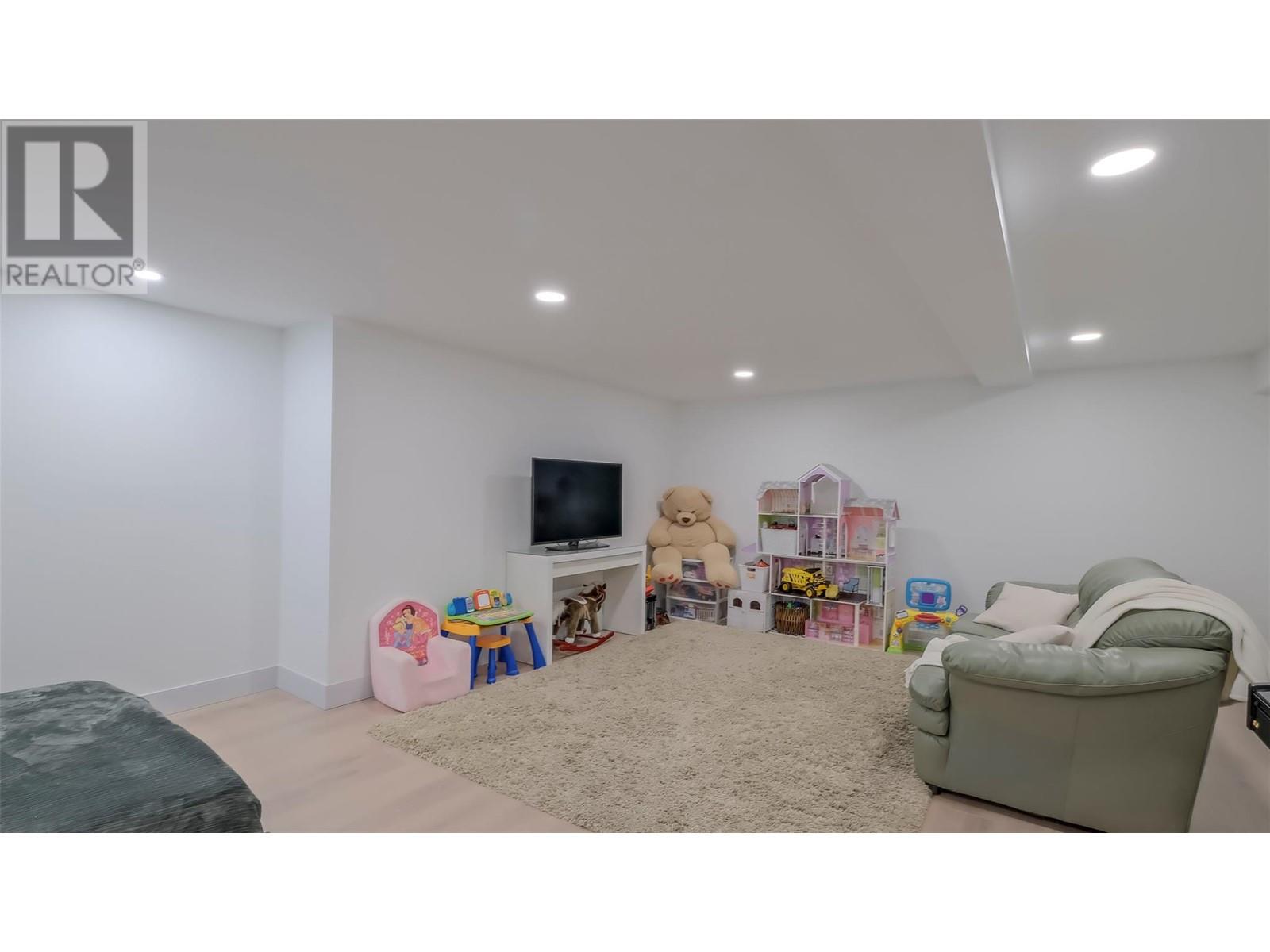  2863 Copper Ridge Drive, West Kelowna