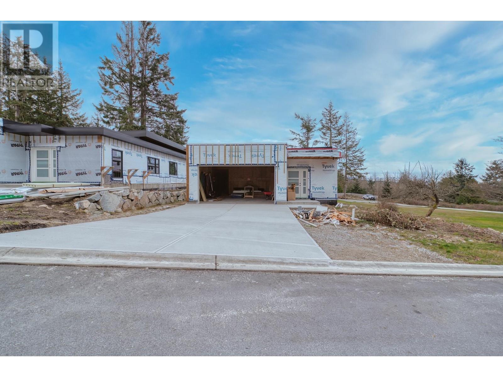 5410 STELLAR WAY, Sechelt