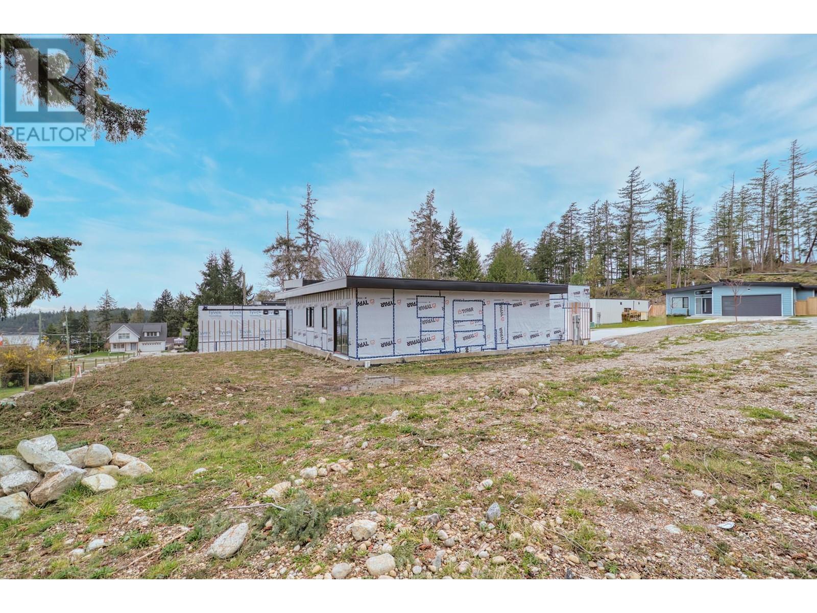 5410 STELLAR WAY, Sechelt
